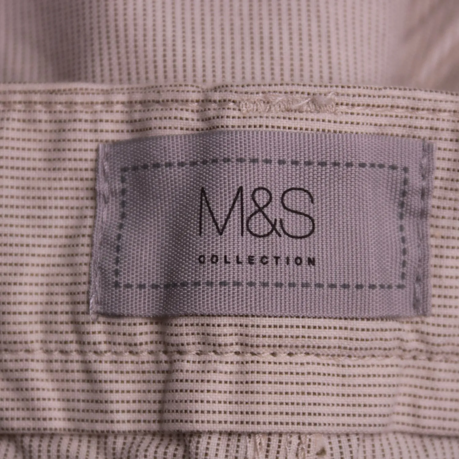 Бежевые шорты M&S классического кроя, размер 54 (XL)